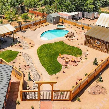 Timber & Tin F 2Bed 2Bath W Pool & Rooftop Deck كاناب المظهر الخارجي الصورة