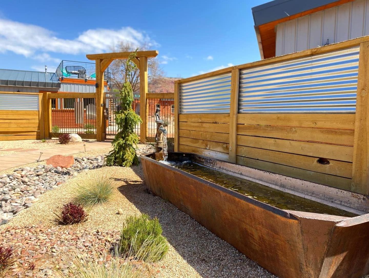 Timber & Tin F 2Bed 2Bath W Pool & Rooftop Deck كاناب المظهر الخارجي الصورة