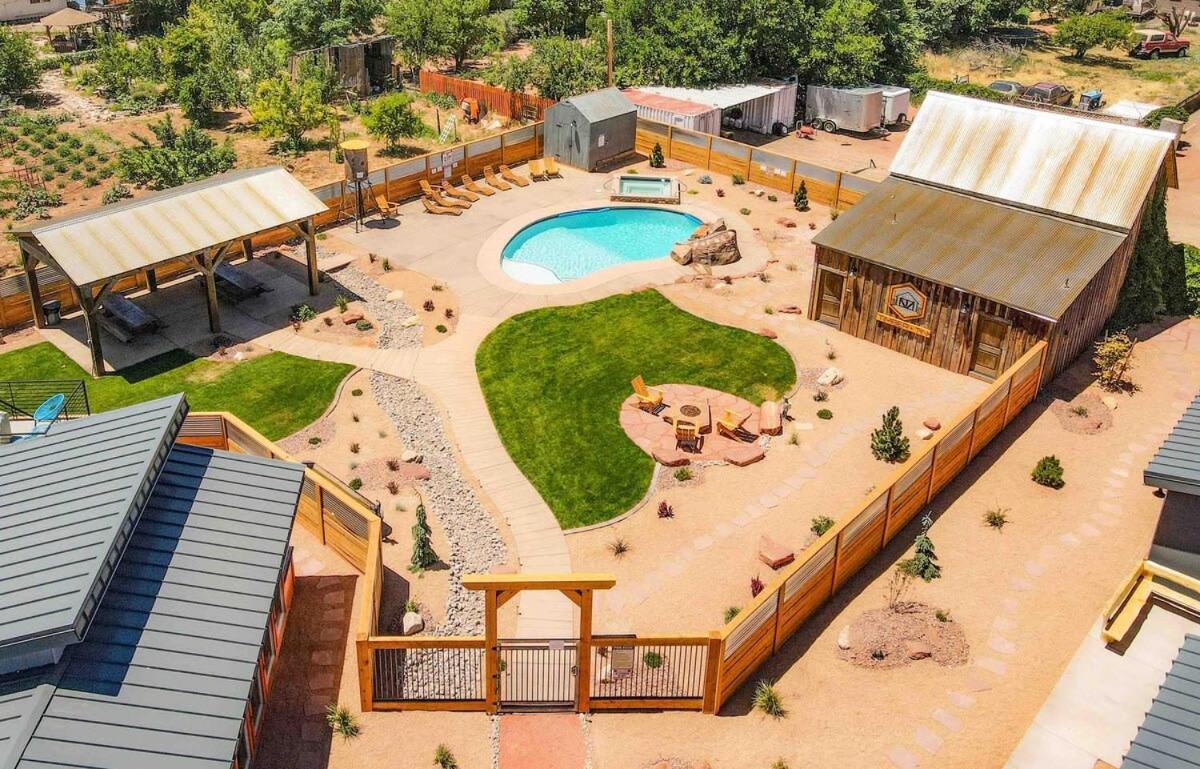 Timber & Tin F 2Bed 2Bath W Pool & Rooftop Deck كاناب المظهر الخارجي الصورة