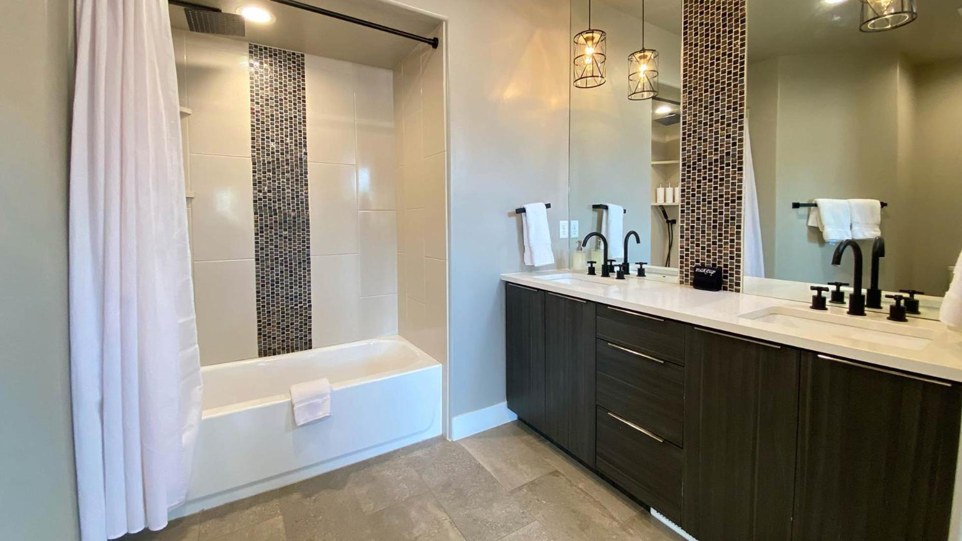 Timber & Tin F 2Bed 2Bath W Pool & Rooftop Deck كاناب المظهر الخارجي الصورة
